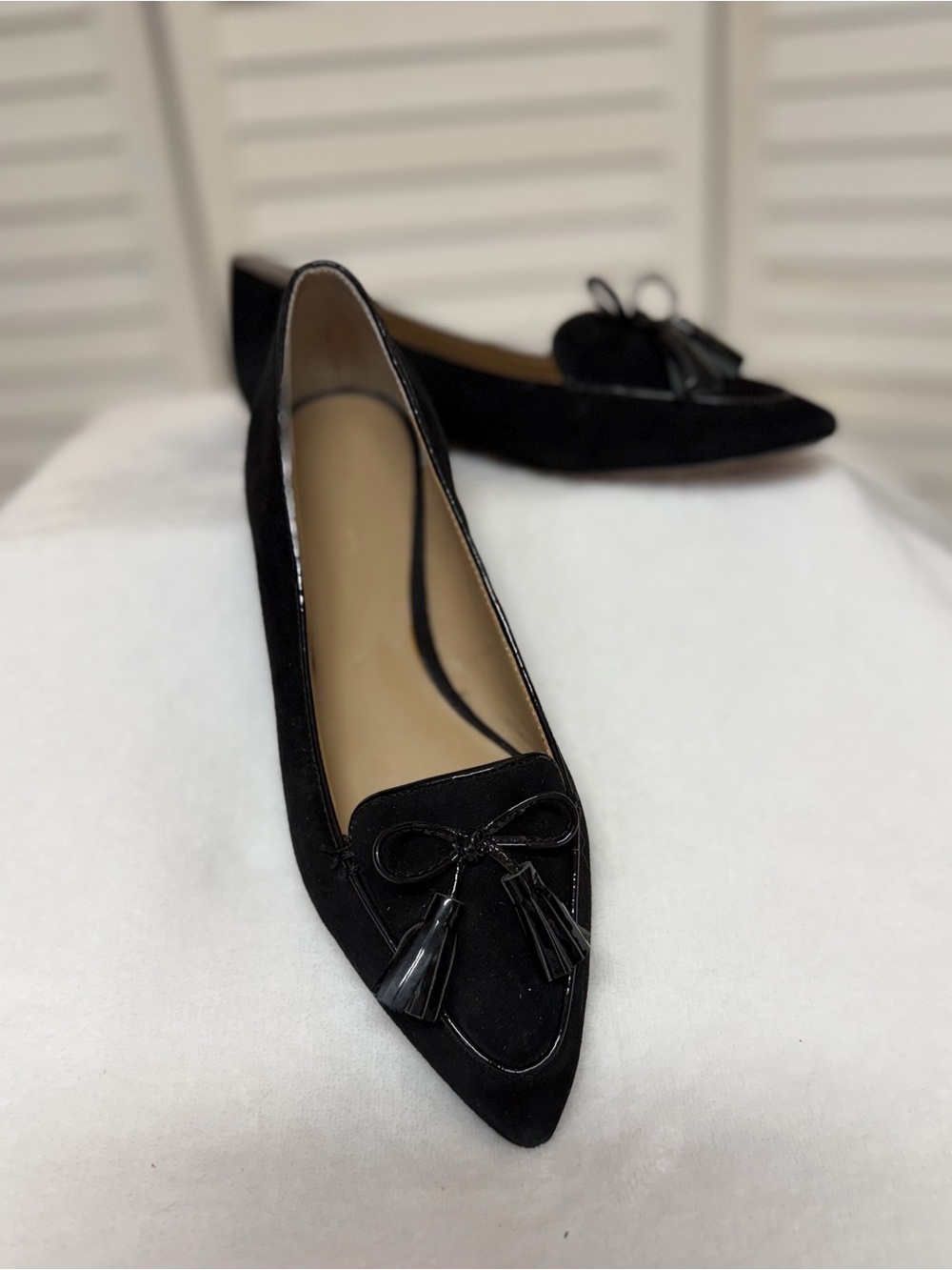 Ann Taylor Suede Ballet Flats Tassel Feature Sz 6.5 COMFY SUEDE BEAUTIFUL CHIC